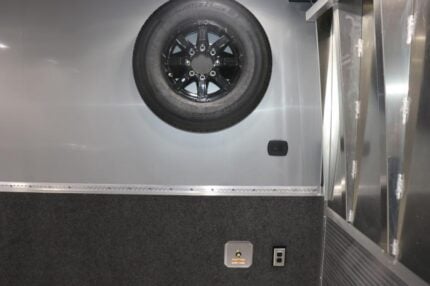 2025 InTech 34' Icon w/ Bath Pkg ICON - 32589-spo — photo 23