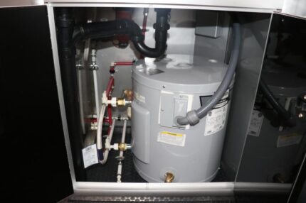 2025 InTech 34' Icon w/ Bath Pkg ICON - 32589-spo — photo 30