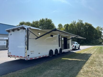 2025 InTech 34' Icon w/ Bath Pkg ICON - 32589-spo — photo 5