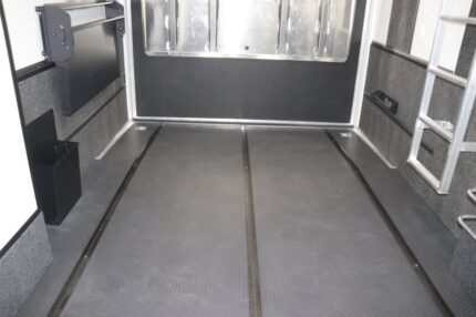 2026 inTech 34' ICON TRAILER- PRO RACE SETUP- KB DEALER DEMO UNIT. — photo 9
