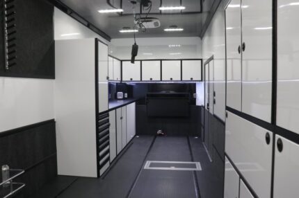 2026 inTech 34' ICON TRAILER- PRO RACE SETUP- KB DEALER DEMO UNIT. — photo 3
