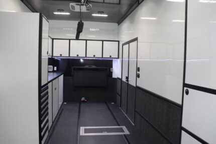 2026 inTech 34' ICON TRAILER- PRO RACE SETUP- KB DEALER DEMO UNIT. — photo 7